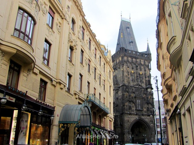 Torre de la Polvora Praga Prague Powder tower gate puerta