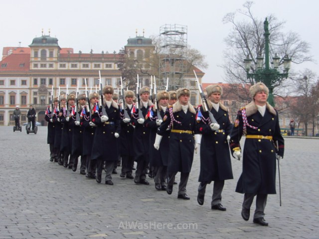 Cambio de guardia, Praga
