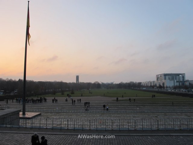 esplanada-del-tiergarten-frente-a-al-reichstag