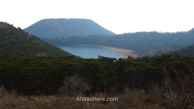 Kirishima Parque Nacional 1. Vista Rokkannon Miike Pond laguna view National Park Japon Japan Kyushu Ebino Kogen